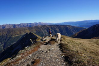 Blick nach Osten - vorne der Fanningberg